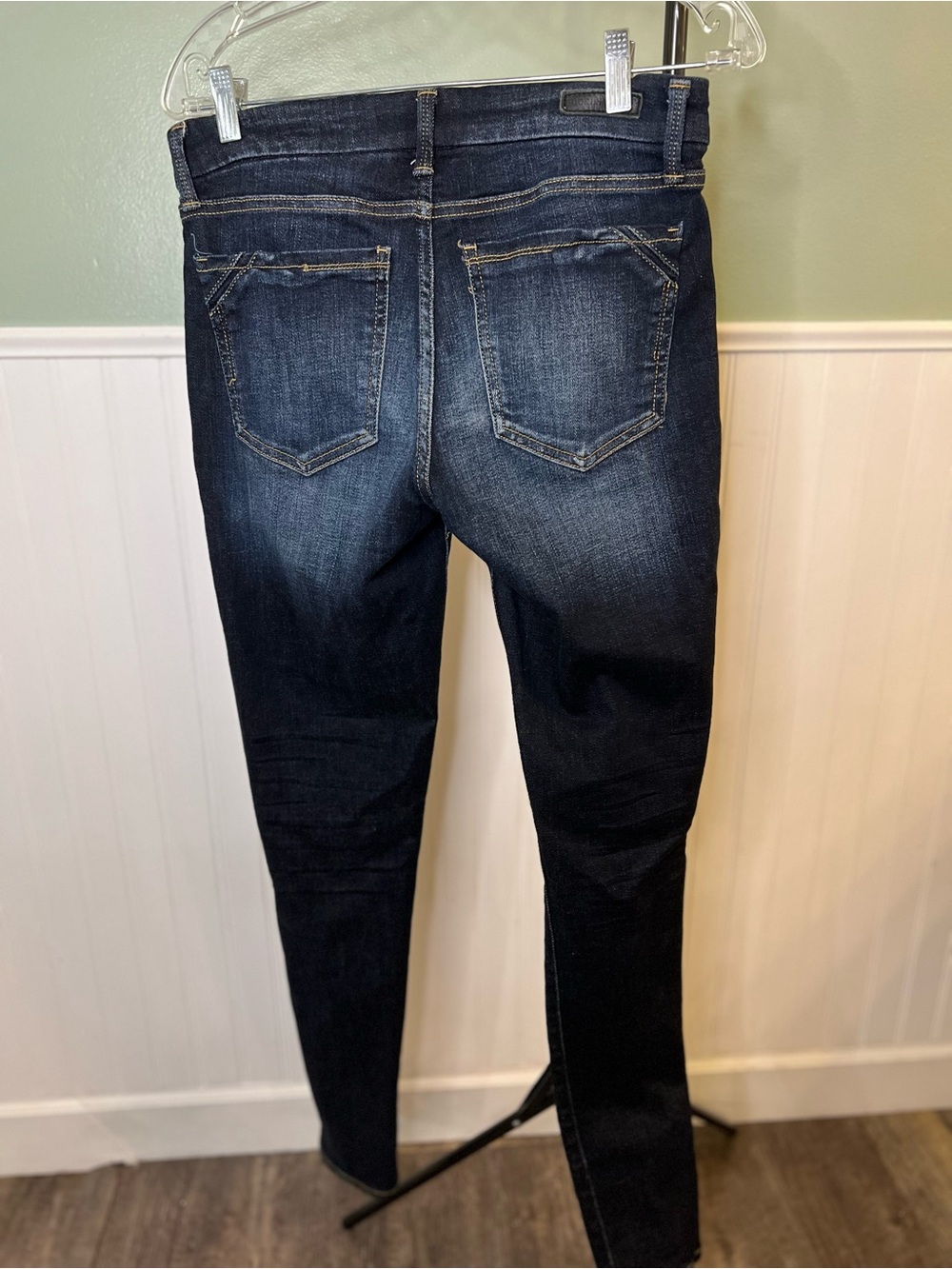 EUC- Buckle Black Women's Dark Indigo Skinny Jeans Fit #53. Size 28 x 32 - Picture 2 of 8